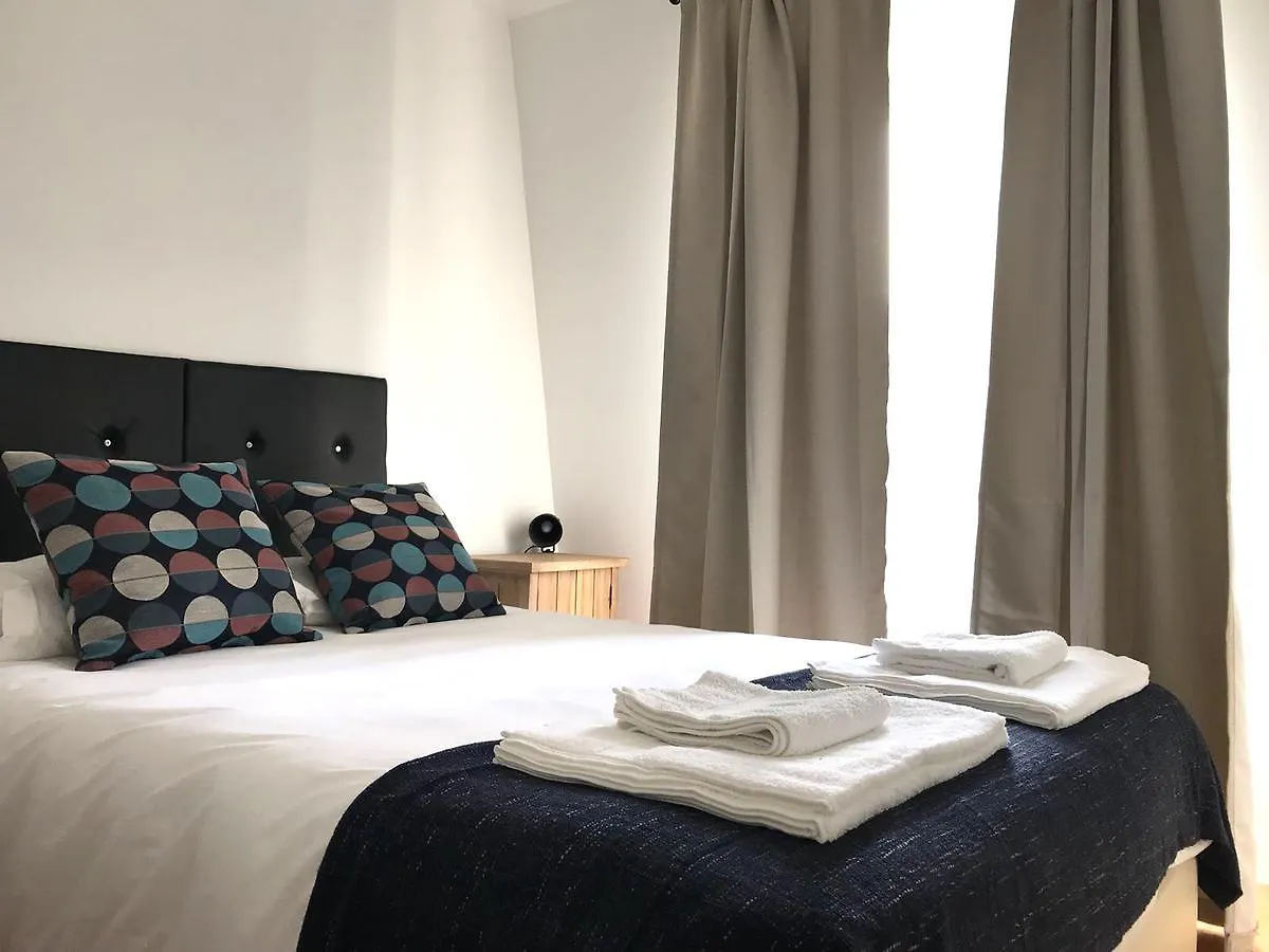 ホステル Lisbon Poets Inn
