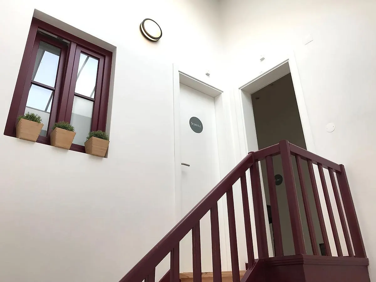 Lisbon Poets Inn بيت شباب