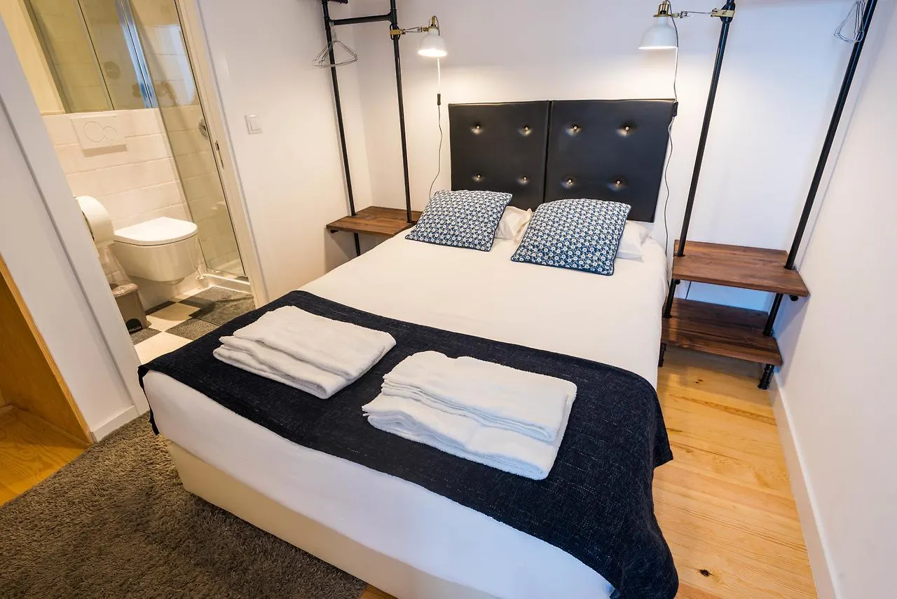 Lisbon Poets Inn بيت شباب