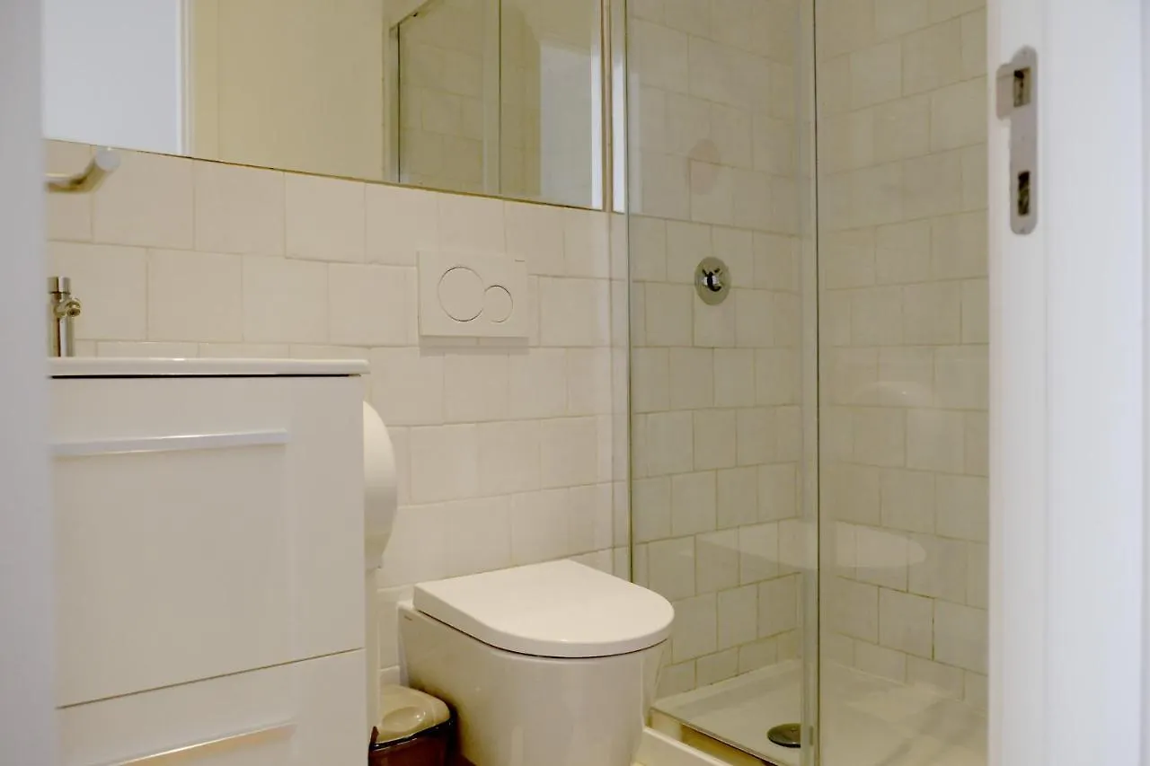 بيت شباب Lisbon Poets Inn