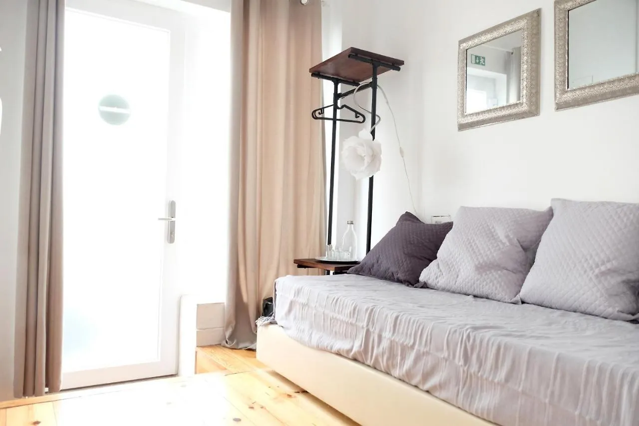 بيت شباب Lisbon Poets Inn